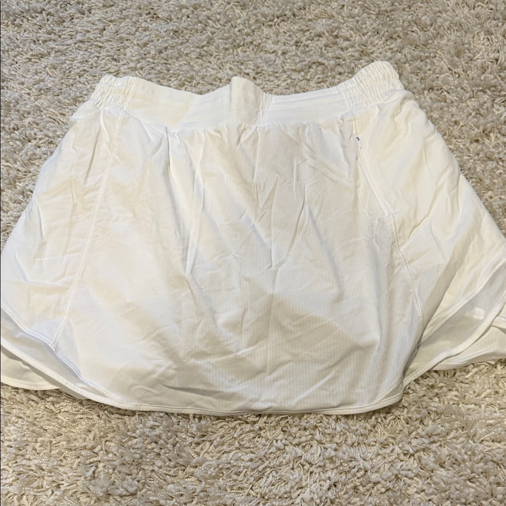 Like new! Athleta size 10 White Athletic Skort